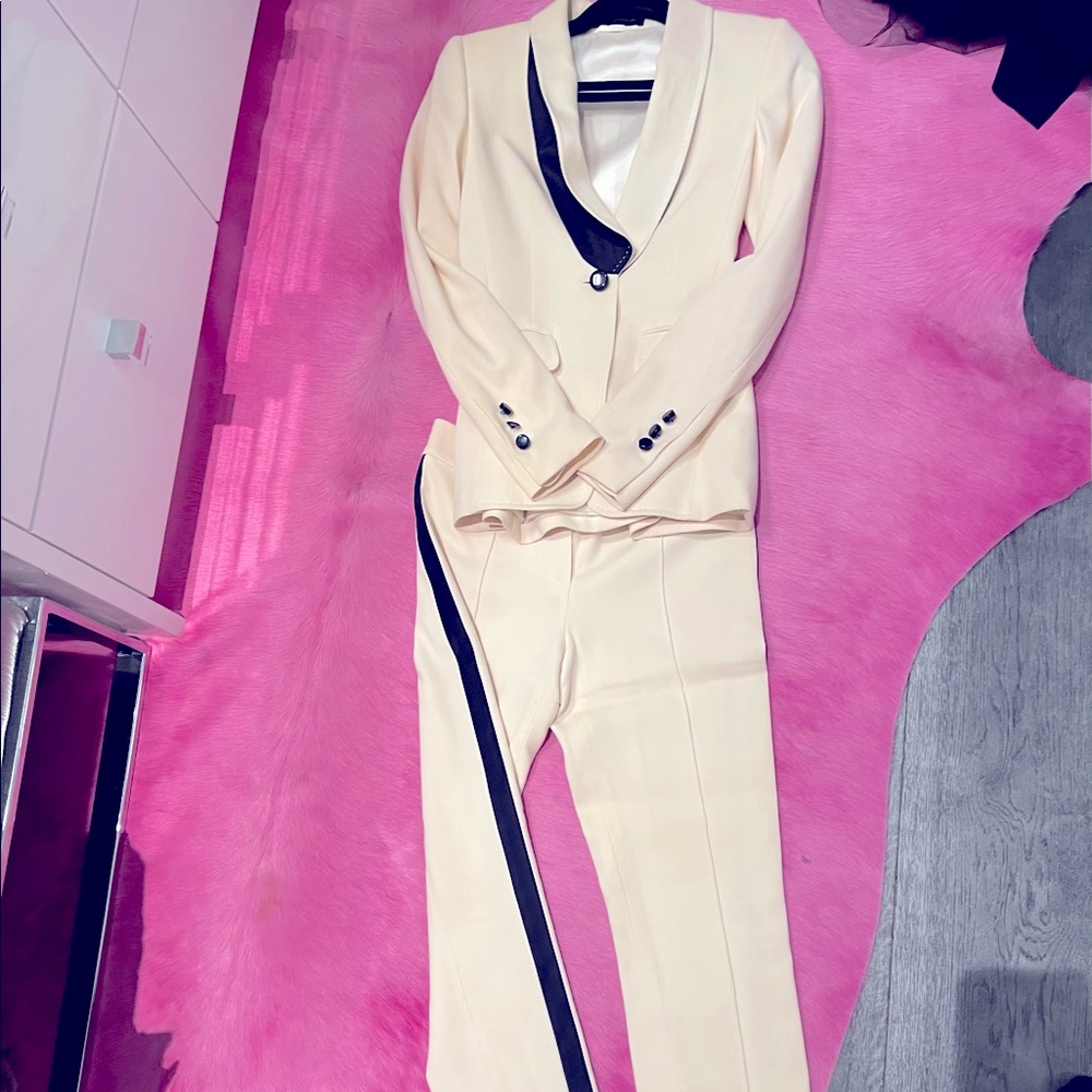 Escada suit